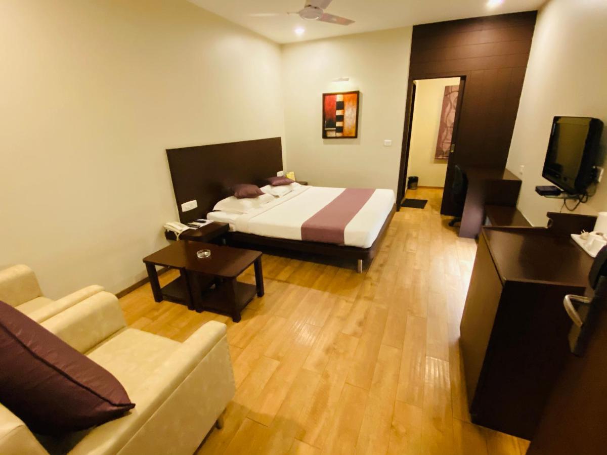 Saluja Residency Hotell Siliguri Eksteriør bilde