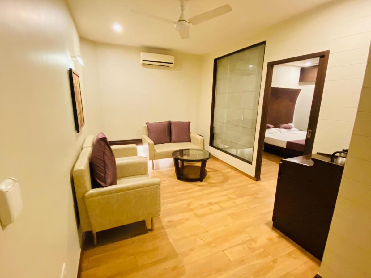 Saluja Residency Hotell Siliguri Eksteriør bilde