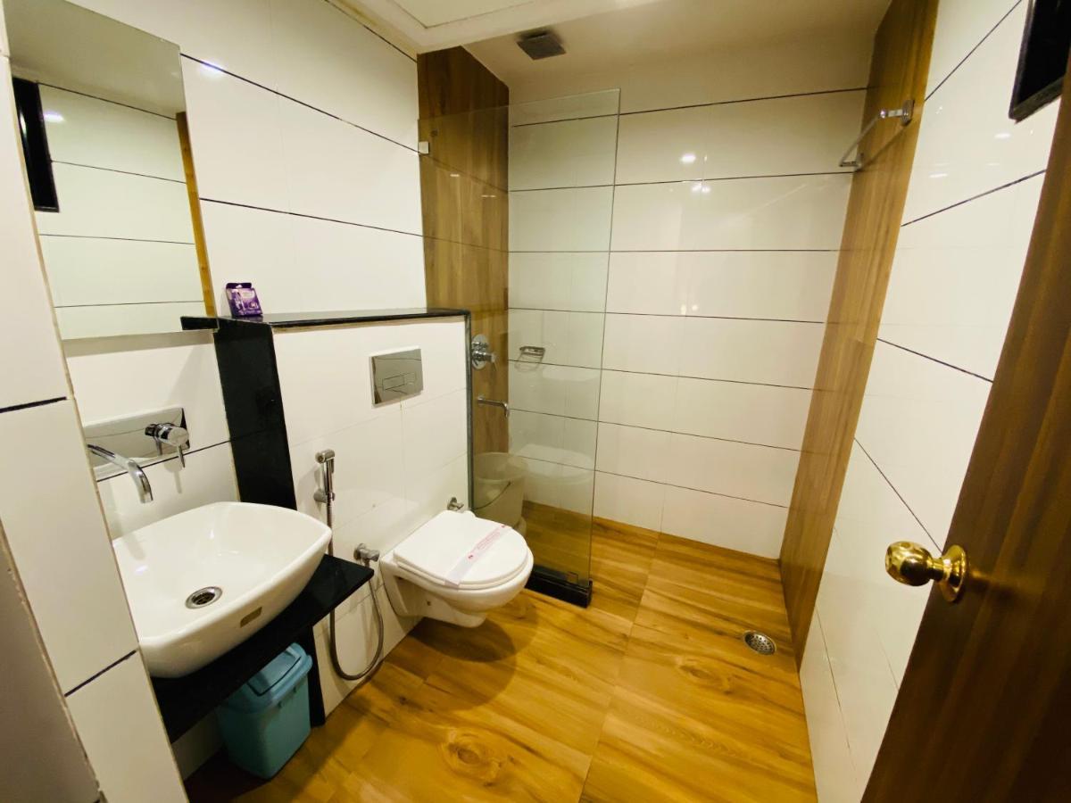 Saluja Residency Hotell Siliguri Eksteriør bilde